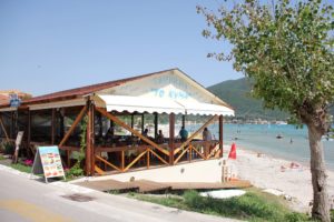 Ταβέρνα Πόντι Λευκάδας, ψαροταβέρνα Πόντι Λευκάδας, εστιατόριο Πόντι Λευκάδας, θαλασσινά Πόντι Λευκάδας, φρέσκο ψάρι Πόντι Λευκάδας, κρεατικά Πόντι Λευκάδας. Παραδοσιακά πιάτα Πόντι Λευκάδας, Το Κύμα