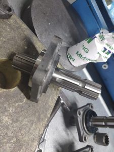 Συστήματα μετάδοσης κίνησης Καλοχώρι Θεσσαλονίκης, δυναμολήπτες Καλοχώρι, σασμανάκια Καλοχώρι, βαλβίδες ανατροπής Καλοχώρι, χειριστήρια αέρος ανατροπής Καλοχώρι, αντλίες ανατροπής-γερανών Καλοχώρι. Αντλίες εμβολοφόρες-γραναζωτές Καλοχώρι, κινήσεις για σιλό πάρτικοφ Καλοχώρι, Εμμανοηλίδης