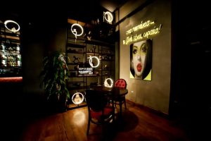 Bistro cafe bar Χολαργός, εστιατόριο Χολαργός, brunch Χολαργός, καφετέρια Χολαργός, μπαρ Χολαργός, γλυκά Χολαργός, γεύμα Χολαργός, μεσημεριανά φαγητά Χολαργός. Δείπνο Χολαργός, πρωινό φαγητό Χολαργός, πίτσες Χολαργός, burgers Χολαργός, Τα Παπάκια