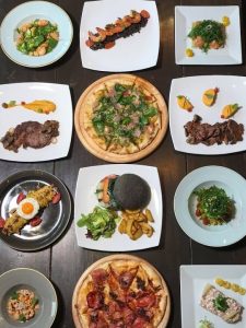 Bistro cafe bar Χολαργός, εστιατόριο Χολαργός, brunch Χολαργός, καφετέρια Χολαργός, μπαρ Χολαργός, γλυκά Χολαργός, γεύμα Χολαργός, μεσημεριανά φαγητά Χολαργός. Δείπνο Χολαργός, πρωινό φαγητό Χολαργός, πίτσες Χολαργός, burgers Χολαργός, Τα Παπάκια