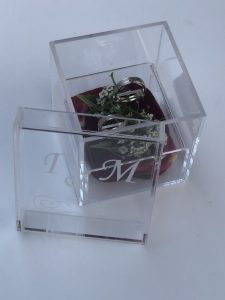 Ακρυλικά προϊόντα Σίνδος Θεσσαλονίκης, plexiglass Σίνδος Θεσσαλονίκης, ακρυλικές βιτρίνες Σίνδος Θεσσαλονίκης, προσπεκτοθήκες Σίνδος Θεσσαλονίκης, ραφιέρες Σίνδος Θεσσαλονίκης, ακρυλικά ράφια Σίνδος Θεσσαλονίκης, Acrilix