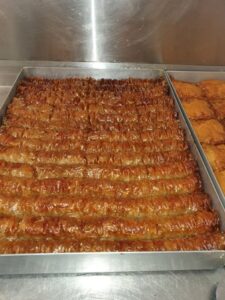 Αρτοποιείο Λευκόβρυση, φούρνος Λευκόβρυση, φρέσκο ψωμί Λευκόβρυση, βουτήματα Λευκόβρυση, σιροπιαστά γλυκά Λευκόβρυση, σφολιάτες Λευκόβρυση, παξιμάδια Λευκόβρυση, Γεύσεις Γης