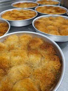 Αρτοποιείο Λευκόβρυση, φούρνος Λευκόβρυση, φρέσκο ψωμί Λευκόβρυση, βουτήματα Λευκόβρυση, σιροπιαστά γλυκά Λευκόβρυση, σφολιάτες Λευκόβρυση, παξιμάδια Λευκόβρυση, Γεύσεις Γης