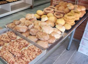 Αρτοποιείο Πλακιάς Ρεθύμνου, φούρνος Πλακιάς Ρεθύμνου, ψωμί Πλακιάς Ρεθύμνου, σφολιατοειδή Πλακιάς Ρεθύμνου, βουτήματα Πλακιάς Ρεθύμνου, παξιμάδια Πλακιάς Ρεθύμνου, σιροπιαστά γλυκά Πλακιάς Ρεθύμνου, παγωτά Πλακιάς Ρεθύμνου, Νικητόπουλος