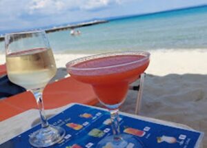 Beach Bar Καλλιθέα Χαλκιδικής, παραλία Καλλιθέα Χαλκιδικής, καφετέρια Καλλιθέα Χαλκιδικής, πρωινά γεύματα Καλλιθέα Χαλκιδικής, brunch Καλλιθέα Χαλκιδικής, ροφήματα Καλλιθέα Χαλκιδικής, καφές Καλλιθέα Χαλκιδικής, κοκτέιλ Καλλιθέα Χαλκιδικής, σνακ Καλλιθέα Χαλκιδικής, Blue Sea 