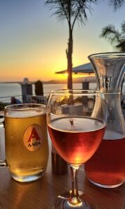 Beach bar Λουρδάτα Κεφαλλονιά, παραλία Λουρδάτα Κεφαλλονιά, cafe bar Λουρδάτα Κεφαλλονιά, καφές Λουρδάτα Κεφαλλονιά, ροφήματα Λουρδάτα Κεφαλλονιά, πρωινά γεύματα Λουρδάτα Κεφαλλονιά, coctail Λουρδάτα Κεφαλλονιά, γλυκά Λουρδάτα Κεφαλλονιά, σνακ Λουρδάτα Κεφαλλονιά, Ηλιοβασίλεμα