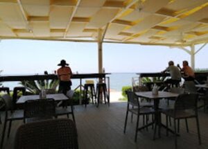Beach bar Λουρδάτα Κεφαλλονιά, παραλία Λουρδάτα Κεφαλλονιά, cafe bar Λουρδάτα Κεφαλλονιά, καφές Λουρδάτα Κεφαλλονιά, ροφήματα Λουρδάτα Κεφαλλονιά, πρωινά γεύματα Λουρδάτα Κεφαλλονιά, coctail Λουρδάτα Κεφαλλονιά, γλυκά Λουρδάτα Κεφαλλονιά, σνακ Λουρδάτα Κεφαλλονιά, Ηλιοβασίλεμα