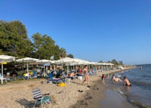 Beach bar Όρμος Θεσσαλονίκης, παραλία Όρμος Θεσσαλονίκης, καφετέρια Όρμος Θεσσαλονίκης, πρωινά γεύματα Όρμος Θεσσαλονίκης, brunch Όρμος Θεσσαλονίκης, κοκτέιλ Όρμος Θεσσαλονίκης, ροφήματα Όρμος Θεσσαλονίκης, σνακ Όρμος Θεσσαλονίκης, Golden Beach 