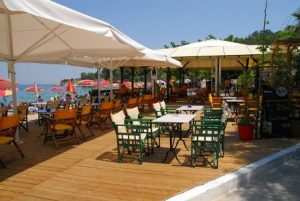 Beach bar Θάσος, παραλία Θάσος, καφετέρια Θάσος, καφέ Θάσος, μπαρ Θάσος, εστιατόριο Θάσος, ροφήματα Θάσος, μαγειρευτά φαγητά Θάσος, κοκτέιλ Θάσος, πρωινά γεύματα Θάσος, Island