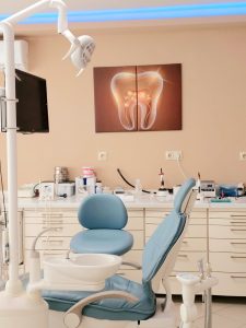Χειρουργός οδοντίατρος Βαθύ Σάμος,  οδοντιατρείο Βαθύ Σάμος, αισθητική οδοντιατρική Βαθύ Σάμος, σφραγίσματα Βαθύ Σάμος, λεύκανση δοντιών Βαθύ Σάμος, ενδοδοντία Βαθύ Σάμος, Σοφούλης Εμμανουήλ