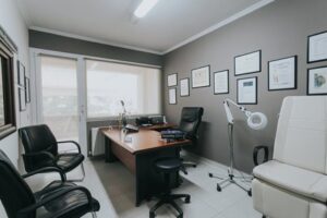 Δερματολόγος Σκύδρα, αφροδισιολόγος Σκύδρα, δερματοσκόπηση Σκύδρα, χειρουργική αφαίρεση σπίλων Σκύδρα, laser αποτρίχωση Σκύδρα, κρυοχειρουργική Σκύδρα, υαλουρονικό οξύ Σκύδρα, μεσοθεραπεία Σκύδρα, Θεοφάνους 