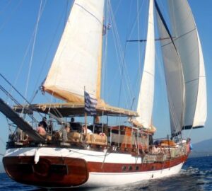 Ενοικιάσεις σκαφών Φοίνικας Σύρος, ενοικιάσεις yacht Φοίνικας Σύρος, vip κρουαζιέρες Φοίνικας Σύρος, boat tours Φοίνικας Σύρος, private tours Φοίνικας Σύρος, ενοικιάσεις ιστιοφόρου Φοίνικας Σύρος, Μαρτσάκης