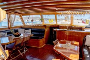 Ενοικιάσεις σκαφών Φοίνικας Σύρος, ενοικιάσεις yacht Φοίνικας Σύρος, vip κρουαζιέρες Φοίνικας Σύρος, boat tours Φοίνικας Σύρος, private tours Φοίνικας Σύρος, ενοικιάσεις ιστιοφόρου Φοίνικας Σύρος, Μαρτσάκης