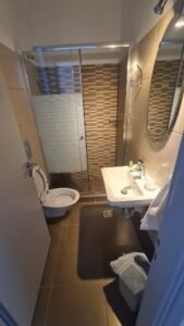 Ενοικιαζόμενα δωμάτια Κουνουπίτσα Σπέτσες, ενοικιαζόμενα διαμερίσματα Κουνουπίτσα Σπέτσες, ξενοδοχείο Κουνουπίτσα Σπέτσες, κατάλυμα Κουνουπίτσα Σπέτσες, διαμονή Κουνουπίτσα Σπέτσες, ξενώνας Κουνουπίτσα Σπέτσες, Captain's 