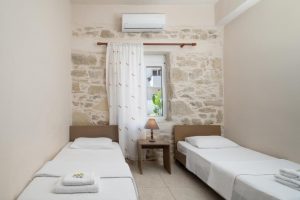 Ενοικιαζόμενα δωμάτια Άγιοι Δέκα Ηράκλειο, ενοικιαζόμενα διαμερίσματα Άγιοι Δέκα , ξενώνας Άγιοι Δέκα Ηράκλειο, κατάλυμα Άγιοι Δέκα Ηράκλειο, studios Άγιοι Δέκα Ηράκλειο, διαμονή Άγιοι Δέκα Ηράκλειο, ξενοδοχείο Άγιοι Δέκα Ηράκλειο, Zeus