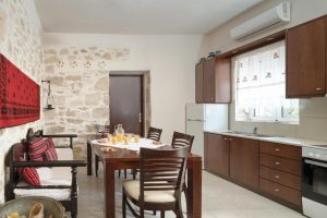 Ενοικιαζόμενα δωμάτια Άγιοι Δέκα Ηράκλειο, ενοικιαζόμενα διαμερίσματα Άγιοι Δέκα , ξενώνας Άγιοι Δέκα Ηράκλειο, κατάλυμα Άγιοι Δέκα Ηράκλειο, studios Άγιοι Δέκα Ηράκλειο, διαμονή Άγιοι Δέκα Ηράκλειο, ξενοδοχείο Άγιοι Δέκα Ηράκλειο, Zeus