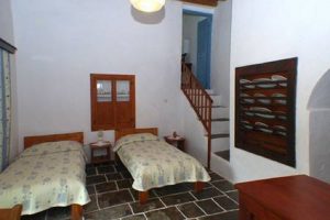 Ενοικιαζόμενα δωμάτια Σίφνος Άνω Πετάλι, ξενοδοχείο Σίφνος Άνω Πετάλι, ενοικιαζόμενα διαμερίσματα Σίφνος Άνω Πετάλι, ξενώνες Σίφνος Άνω Πετάλι, διαμονή Σίφνος Άνω Πετάλι, Περιβόλι 