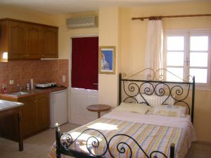 Ενοικιαζόμενα δωμάτια Ακρωτήρι Σαντορίνη, ενοικιαζόμενα διαμερίσματα Ακρωτήρι Σαντορίνη, ξενώνας Ακρωτήρι Σαντορίνη, κατάλυμα Ακρωτήρι Σαντορίνη, διαμονή Ακρωτήρι Σαντορίνη, ξενοδοχείο Ακρωτήρι Σαντορίνη, Αίολος 