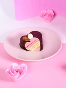 Ζαχαροπλαστείο Πάτρα, γλυκά Πάτρα, σιροπιαστά γλυκά Πάτρα, γλυκά ταψιού Πάτρα, παγωτά Πάτρα, σοκολατοειδή Πάτρα, τούρτες Πάτρα, πάστες Πάτρα, τσουρέκι Πάτρα, Εντελβάϊς 