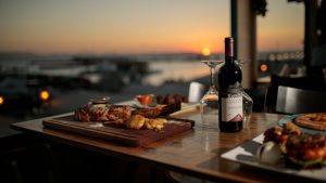 Εστιατόριο Χώρα Νάξος, ταβέρνα Χώρα Νάξος, κρεατικά Χώρα Νάξος, μπέργκερ Χώρα Νάξος, θαλασσινά Χώρα Νάξος, φρέσκα ψάρια Χώρα Νάξος, μακαρονάδες Χώρα Νάξος, αρνί Χώρα Νάξος, κοκορέτσι Χώρα Νάξος, Κεραμείδας 