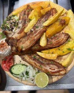 Εστιατόριο Κοκκίνη Χάνι, ταβέρνα Κοκκίνη Χάνι, κρητική κουζίνα Κοκκίνη Χάνι, ψητά κρέατα Κοκκίνη Χάνι, μαγειρευτά φαγητά Κοκκίνη Χάνι, αντικριστό αρνί Κοκκίνη Χάνι, Ξερολιθία Και Ελιά 