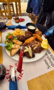 Εστιατόριο Καμίνια Αχαΐας, ταβέρνα Καμίνια Αχαΐας, μαγειρευτά φαγητά Καμίνια Αχαΐας, ψητά κρέατα Καμίνια Αχαΐας, ζυμαρικά Καμίνια Αχαΐας, θαλασσινά Καμίνια Αχαΐας, ποικιλίες κρεατικών Καμίνια Αχαΐας, burger Καμίνια Αχαΐας, Kipos 