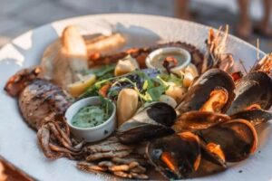 Εστιατόριο Οία Σαντορίνη, ταβέρνα Οία Σαντορίνη, θαλασσινά Οία Σαντορίνη, φρέσκα ψάρια Οία Σαντορίνη, μαγειρευτά φαγητά Οία Σαντορίνη, ζυμαρικά Οία Σαντορίνη, ψητά κρέατα Οία Σαντορίνη, γλυκά Οία Σαντορίνη, Thalami 