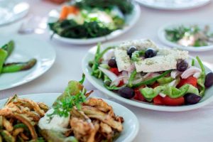 Εστιατόριο Παλαιά Φωκαία, Ελληνικό εστιατόριο Παλαιά Φωκαία, ταβέρνα Παλαιά Φωκαία, φαγητό Παλαιά Φωκαία. Φρέσκα ψάρια Παλαιά Φωκαία, θαλασσινά Παλαιά Φωκαία, Το Απόμερο