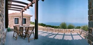 Εξοχικές κατοικίες Σκάλα Συκαμιάς Λέσβος, ενοικιαζόμενες κατοικίες Σκάλα Συκαμιάς Λέσβος, κατοικίες με θέα Σκάλα Συκαμιάς Λέσβος, διαμονή Σκάλα Συκαμιάς Λέσβος. Διακοπές Σκάλα Συκαμιάς Λέσβος, Κτήμα Κουρελιώτη