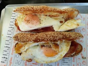 Fast Food Κυψέλη, πεϊνιρλί Κυψέλη, πίτσες Κυψέλη, λαχματζούν Κυψέλη, σφολιάτες Κυψέλη, φαγητό Κυψέλη, πρωινό Κυψέλη, Το Πεϊνιρλί της Φωκίωνος Νέγρη