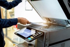 Φωτοτυπικό κέντρο Κολωνάκι Αθήνα, ψηφιακές εκτυπώσεις Κολωνάκι Αθήνα, φωτοαντίγραφα Κολωνάκι Αθήνα, βιβλιοδεσίες Κολωνάκι Αθήνα, δακτυλογραφήσεις Κολωνάκι Αθήνα, πλαστικοποιήσεις Κολωνάκι Αθήνα. Επαγγελματικές κάρτες Κολωνάκι Αθήνα, Άστρον