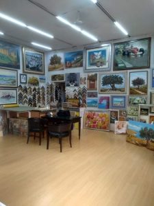 Γκαλερί Σεπόλια, έργα τέχνης Σεπόλια, ελαιοτυπίες Σεπόλια, γκραβούρες Σεπόλια, μεταξοτυπίες Σεπόλια, είδη δώρων Σεπόλια. Εμπόριο κορνιζών Σεπόλια, Gallery Χαρά