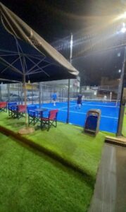 Γήπεδο padel Περιστέρι, πάντελ Περιστέρι, σχολή τένις Περιστέρι, υαλοσφαίριση Περιστέρι, άθλημα με ρακέτα Περιστέρι, La Padel
