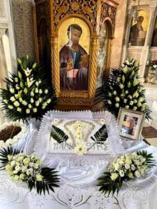 Γραφείο τελετών Μαλεσίνα, κηδείες Μαλεσίνα, μνημόσυνα Μαλεσίνα, επαναπατρισμοί Μαλεσίνα, αποτεφρώσεις Μαλεσίνα, στολισμός κηδείας Μαλεσίνα, στεφάνια κηδείας Μαλεσίνα, Κυριακής 