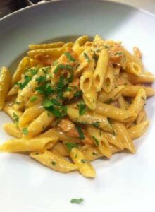 Ιταλικό εστιατόριο Πειραιάς, ιταλική κουζίνα Πειραιάς, ζυμαρικά Πειραιάς, πίτσες Πειραιάς, πεϊνερλί Πειραιάς, ψητά κρέατα Πειραιάς, burger Πειραιάς, Santa Pasta