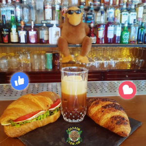 Καφετέρια Βύρωνας, καφέ Βύρωνας, μπαρ Βύρωνας, κοκτέιλ Βύρωνας, ροφήματα Βύρωνας, πρωινά γεύματα Βύρωνας, ποτά Βύρωνας, φυσικοί χυμοί Βύρωνας, Παυλέας 