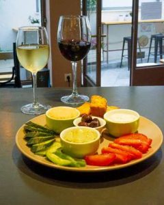 Καφετέρια Ερμούπολη Σύρος, καφές Ερμούπολη Σύρος, brunch Ερμούπολη Σύρος, vegan φαγητό Ερμούπολη Σύρος, vegeterians meals Ερμούπολη Σύρος, σνακ Ερμούπολη Σύρος, γλυκά Ερμούπολη Σύρος, The Corner Cafe 