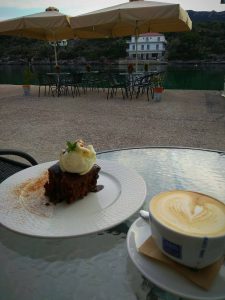 Καφετέρια Γέρακας Λακωνίας, καφές Γέρακας Λακωνίας, ροφήματα Γέρακας Λακωνίας, γλυκά Γέρακας Λακωνίας, σνακ Γέρακας Λακωνίας. Καφετέριες Γέρακας Λακωνίας, Botzi Cafe Bar