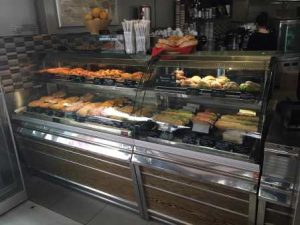 Καφετέρια Μαρκόπουλο, καφές Μαρκόπουλο, ροφήματα Μαρκόπουλο, πρωινά γεύματα Μαρκόπουλο, σφολιάτες Μαρκόπουλο, σάντουιτς Μαρκόπουλο, φυσικοί χυμοί Μαρκόπουλο, Coffee And More 