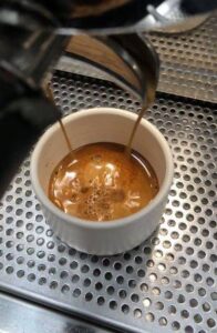 Καφετέρια Νάουσα Ημαθίας, καφές Νάουσα Ημαθίας, ροφήματα Νάουσα Ημαθίας, πρωινά γεύματα Νάουσα Ημαθίας, σάντουιτς Νάουσα Ημαθίας, φυσικοί χυμοί Νάουσα Ημαθίας, γλυκά Νάουσα Ημαθίας, σνακ Νάουσα Ημαθίας, Olivo 