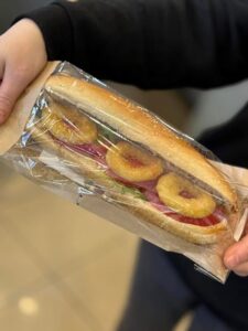 Καφετέρια Νάουσα Ημαθίας, καφές Νάουσα Ημαθίας, ροφήματα Νάουσα Ημαθίας, πρωινά γεύματα Νάουσα Ημαθίας, σάντουιτς Νάουσα Ημαθίας, φυσικοί χυμοί Νάουσα Ημαθίας, γλυκά Νάουσα Ημαθίας, σνακ Νάουσα Ημαθίας, Olivo 