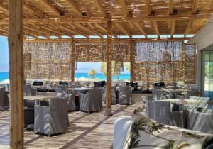 Καφετέρια Πλάκα Νάξος, beach bar Πλάκα Νάξος, μπαρ Πλάκα Νάξος, pool bar Πλάκα Νάξος, καφές Πλάκα Νάξος, ροφήματα Πλάκα Νάξος, σνακ Πλάκα Νάξος, κοκτέιλ Πλάκα Νάξος, πρωινά γεύματα Πλάκα Νάξος, Plakafe 