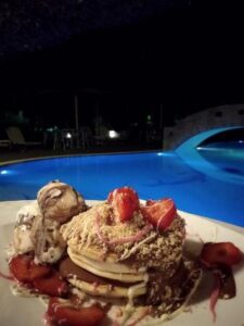 Καφετέρια Πλάκα Νάξος, beach bar Πλάκα Νάξος, μπαρ Πλάκα Νάξος, pool bar Πλάκα Νάξος, καφές Πλάκα Νάξος, ροφήματα Πλάκα Νάξος, σνακ Πλάκα Νάξος, κοκτέιλ Πλάκα Νάξος, πρωινά γεύματα Πλάκα Νάξος, Plakafe 