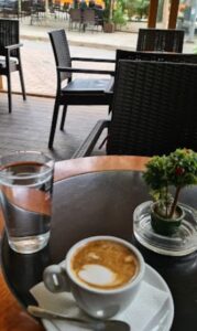 Καφετέρια Πλατεία Βικτωρίας Αθήνα, καφές Πλατεία Βικτωρίας Αθήνα, ροφήματα Πλατεία Βικτωρίας Αθήνα, πρωινά γεύματα Πλατεία Βικτωρίας Αθήνα, φυσικοί χυμοί Πλατεία Βικτωρίας Αθήνα, σνακ Πλατεία Βικτωρίας Αθήνα, Diva 