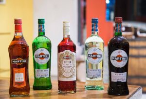 Κάβα ποτών Ναύπλιο, εμπόριο ποτών Ναύπλιο, αλκοολούχα ποτά Ναύπλιο, κρασιά Ναύπλιο, παλαιωμένα ποτά Ναύπλιο, αναψυκτικά Ναύπλιο, καλάθι ποτών Ναύπλιο, Μπρέγιαννος 