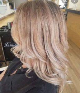 Κομμωτήριο Καλαμπάκα, κομμώτρια Καλαμπάκα, μπαλαγιάζ Καλαμπάκα, νυφικό χτένισμα Καλαμπάκα, βραδινό χτένισμα Καλαμπάκα, κούρεμα γυναικείο Καλαμπάκα, θεραπεία κερατίνης Καλαμπάκα, De Styll