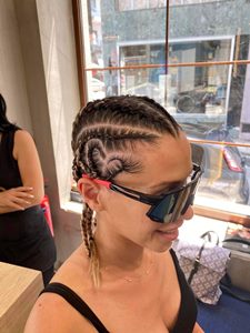 Κομμωτήριο Βέροια, κουρέματα γυναικεία Βέροια, βαφές μαλλιών Βέροια, ανταύγειες Βέροια, μανικιούρ Βέροια, πεντικιούρ Βέροια, βραδινά χτενίσματα Βέροια, SD