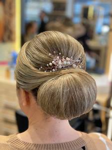 Κομμωτήριο Βέροια, κουρέματα γυναικεία Βέροια, βαφές μαλλιών Βέροια, ανταύγειες Βέροια, μανικιούρ Βέροια, πεντικιούρ Βέροια, βραδινά χτενίσματα Βέροια, SD