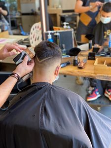 Κομμωτήριο Βέροια, κουρέματα γυναικεία Βέροια, βαφές μαλλιών Βέροια, ανταύγειες Βέροια, μανικιούρ Βέροια, πεντικιούρ Βέροια, βραδινά χτενίσματα Βέροια, SD