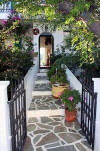 Ξενοδοχείο Μπατσί Άνδρος, ενοικιαζόμενα δωμάτια Μπατσί Άνδρος, ενοικιαζόμενα διαμερίσματα Μπατσί Άνδρος. Καταλύματα Μπατσί Άνδρος, διαμονή Μπατσί Άνδρος. Ξενοδοχεία Μπατσί Άνδρος, Hotel Meltemi